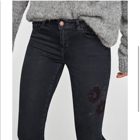 ZARA Jeans with matching floral embroidery - Picture 4 of 6